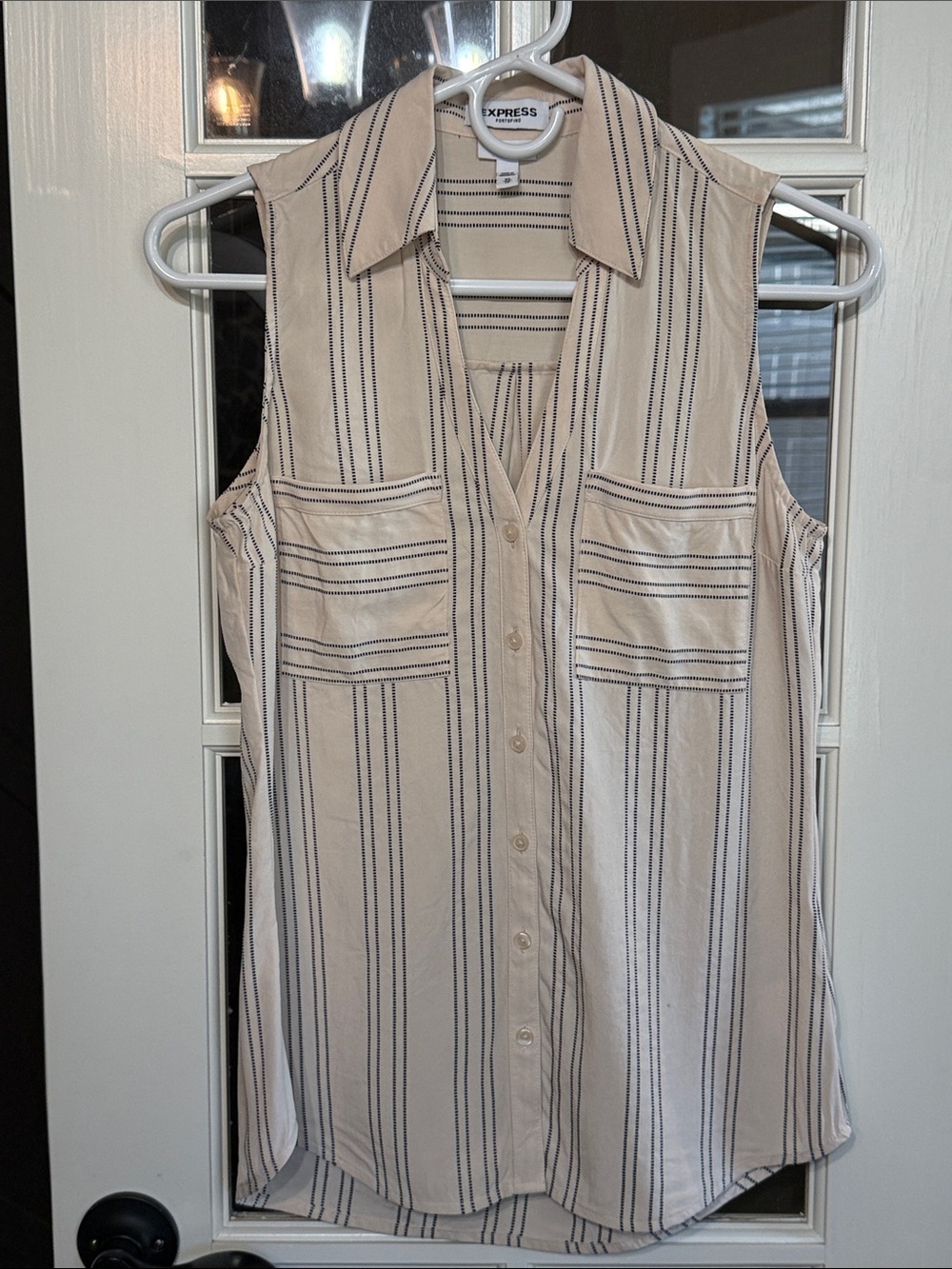 EXPRESS Portofino Cream Black Sleeveless Button-Down Stripe Blouse XS-Slim